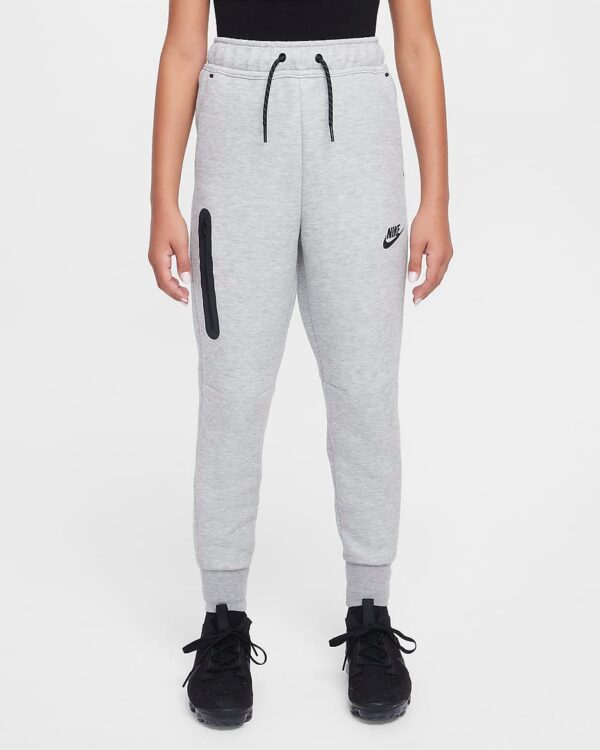 Nike sportswear tech fleece