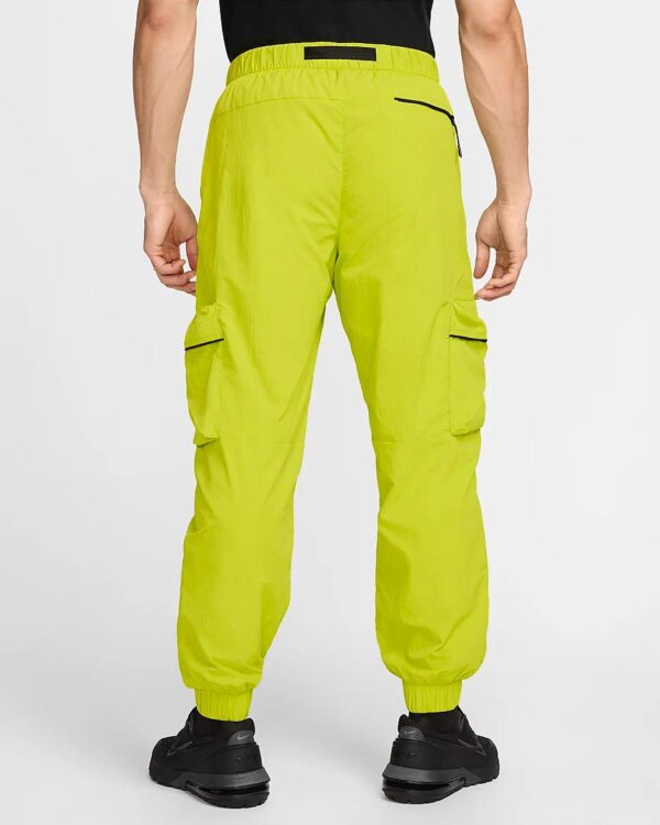 Nike’s woven cargo trousers - Image 3